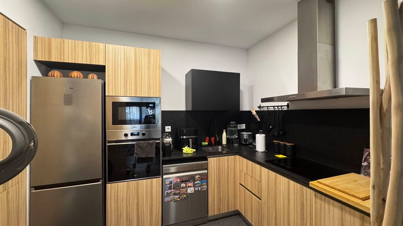 Cocina renovada por Manos Mágicas Barcelona