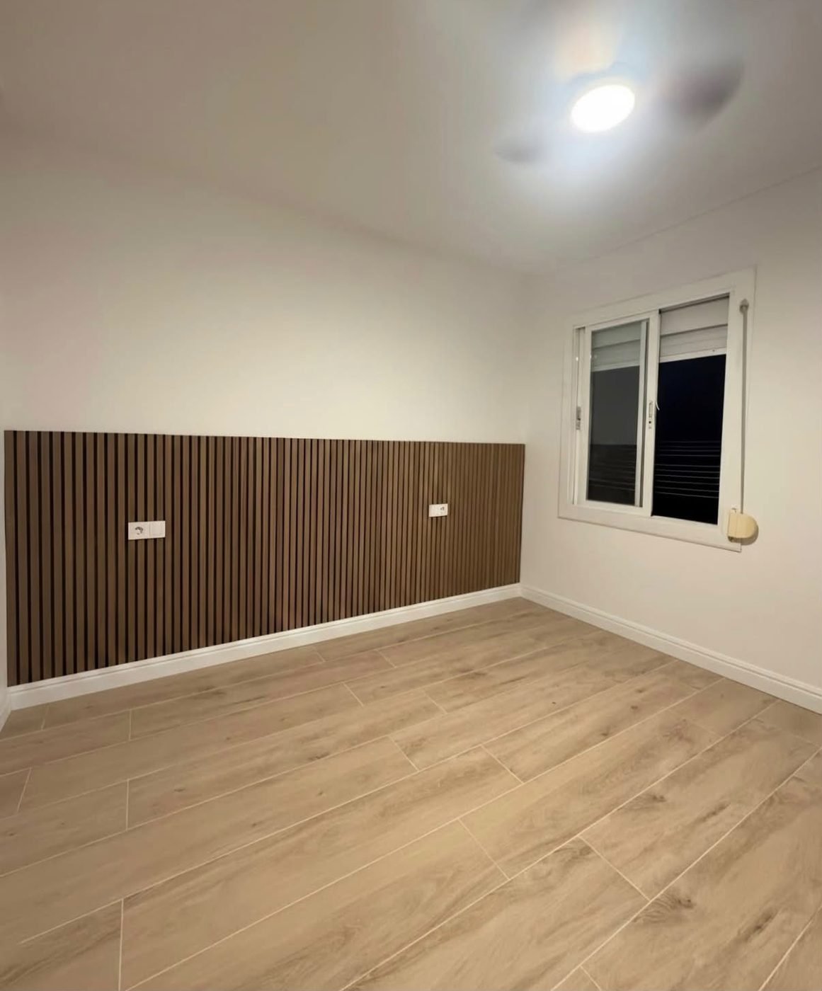 Panelado de madera y pintura de pisos en Barcelona por Manos Mágicas Barcelona